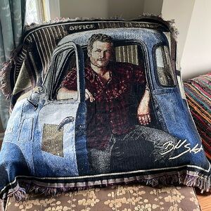 Blake Shelton blanket